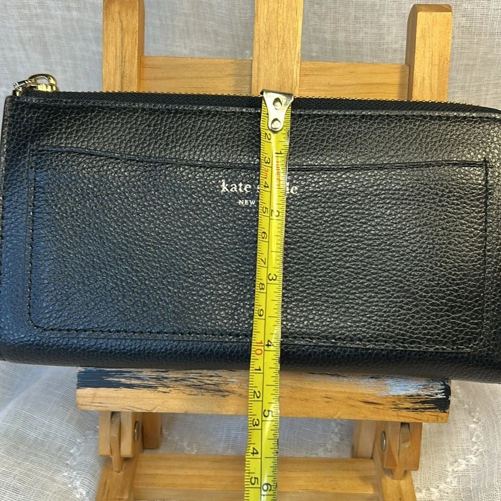 NWOT Kate Spade leather large wallet